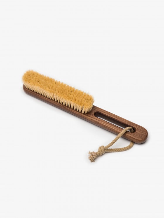 Steamery Clothing Brush. Front view.